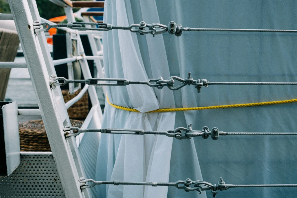 Free body diagram illustrating tension force vectors vs weight on a hanging object